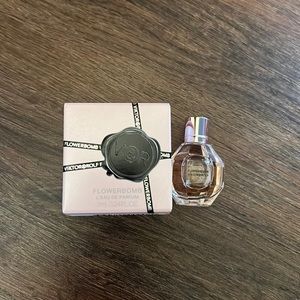 Viktor and Rolf flowerbomb sample